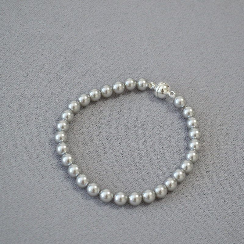 Classic Pearl Necklace with Timeless Appeal