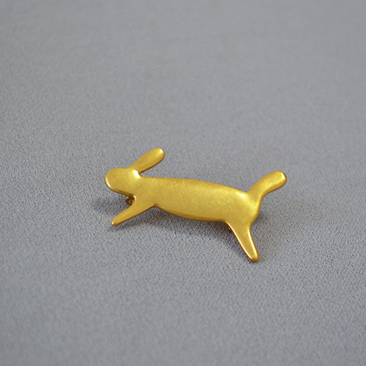 Charming Gold Piece for Any Occasion