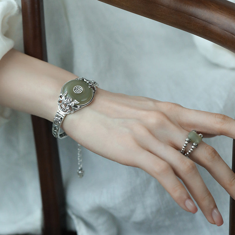 Charming Piece for Any Occasion