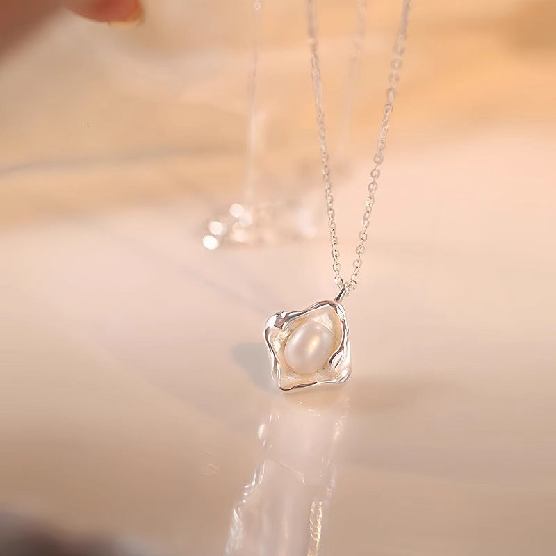 Charming Pearl Necklace for Any Occasion