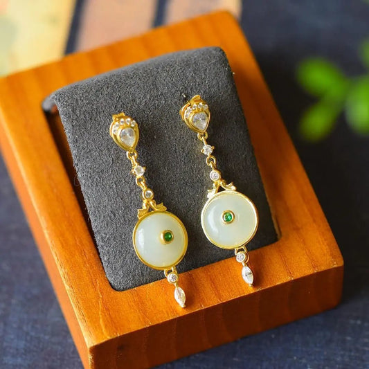 Classic Gold Earring with Timeless Appeal