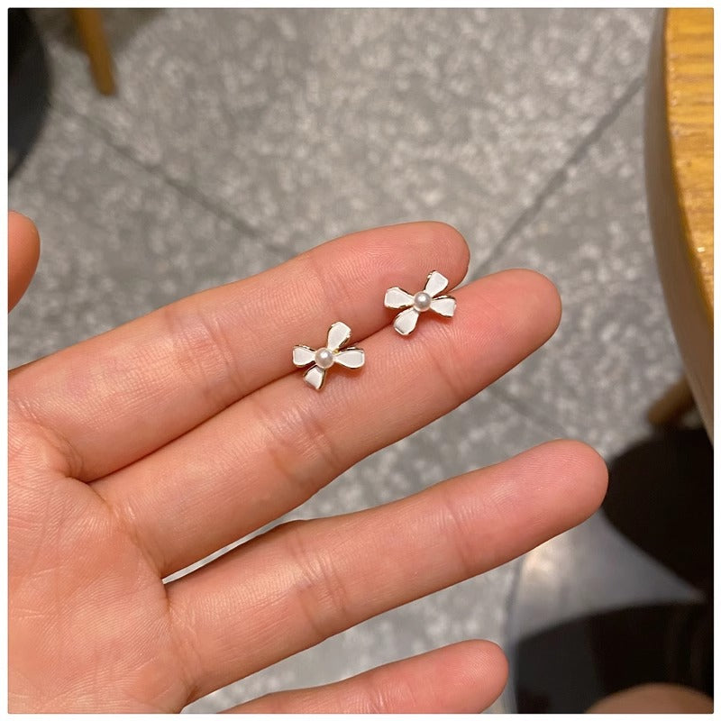 Charming Pearl Earring for Any Occasion