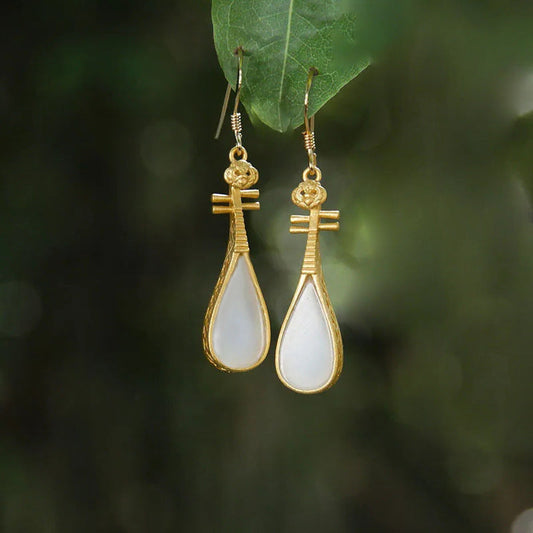 Charming Silver Earring for Any Occasion