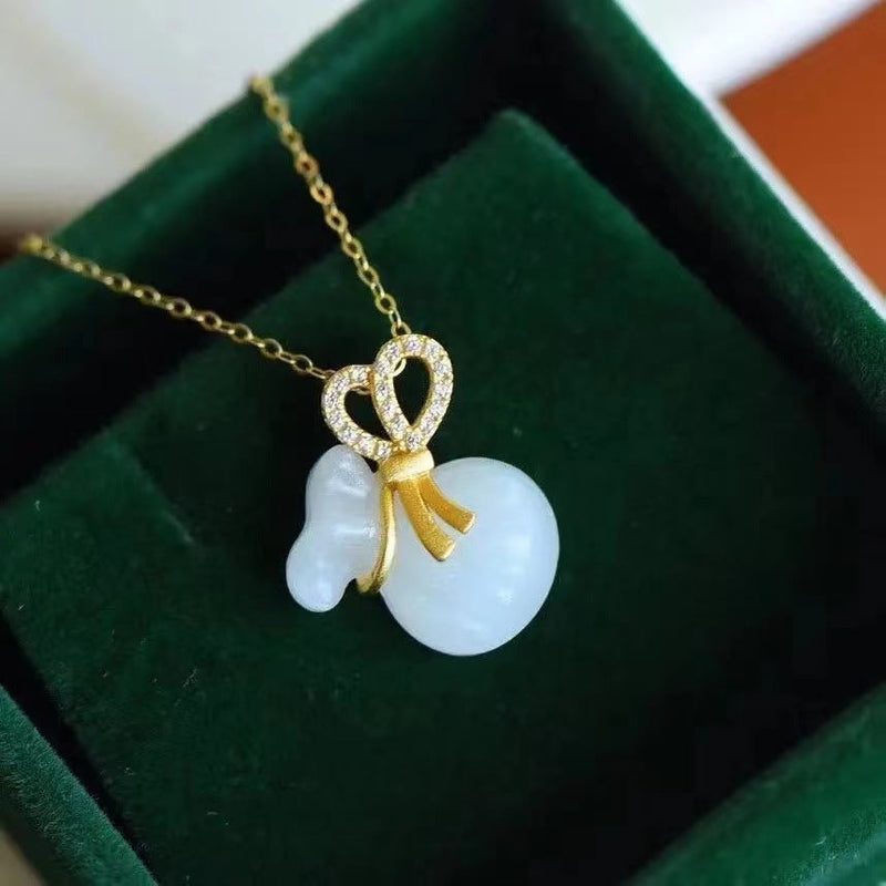 Romantic Silver Necklace for Special Moments