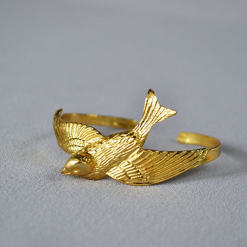 Stunning Gold Bracelet for Daily Wear