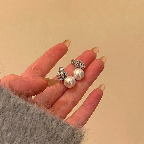 Classic Pearl Earring with Timeless Appeal