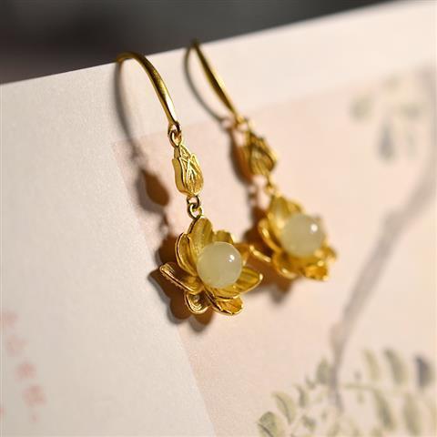 Vintage Handmade Gold Earring