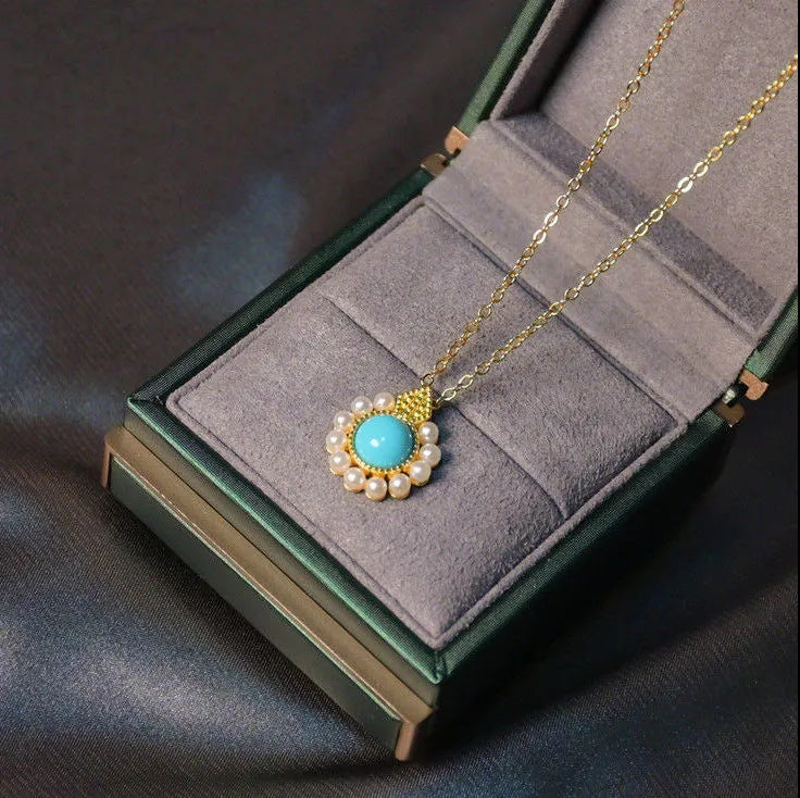 Romantic Silver Necklace for Special Moments