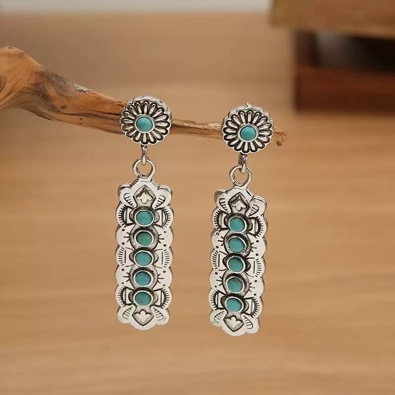 Charming Earring for Any Occasion