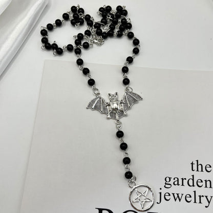 Classic Silver Necklace with Timeless Appeal