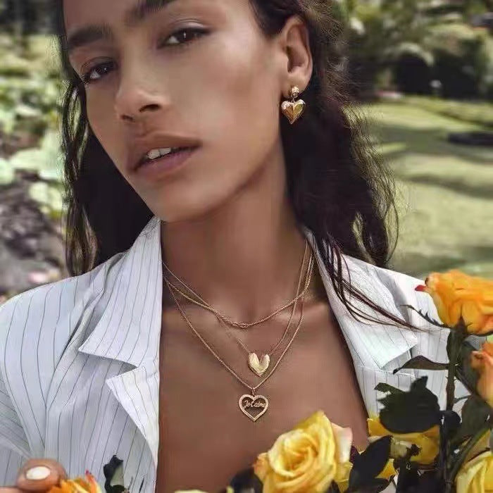 Charming Gold Earring for Any Occasion