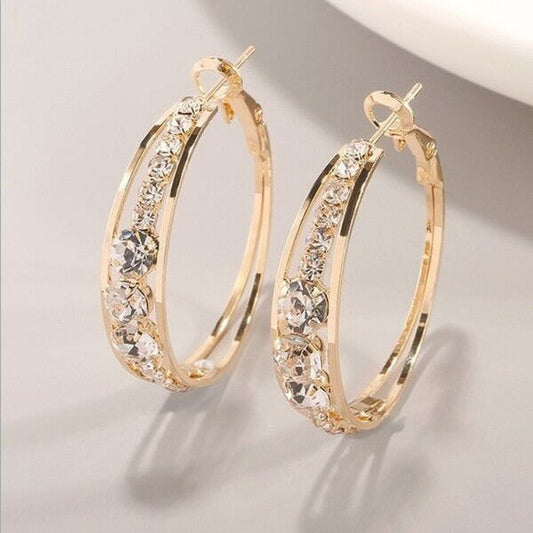 Elegant Gold Earring for Every Occasion