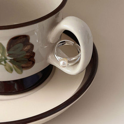 Classic Pearl Ring with Timeless Appeal