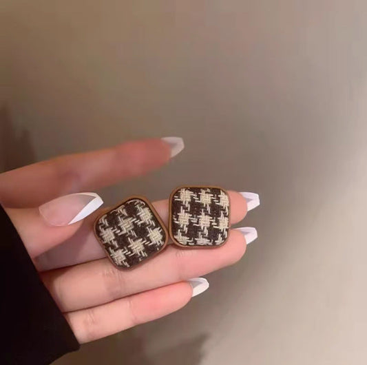 Stunning Earring for Daily Wear