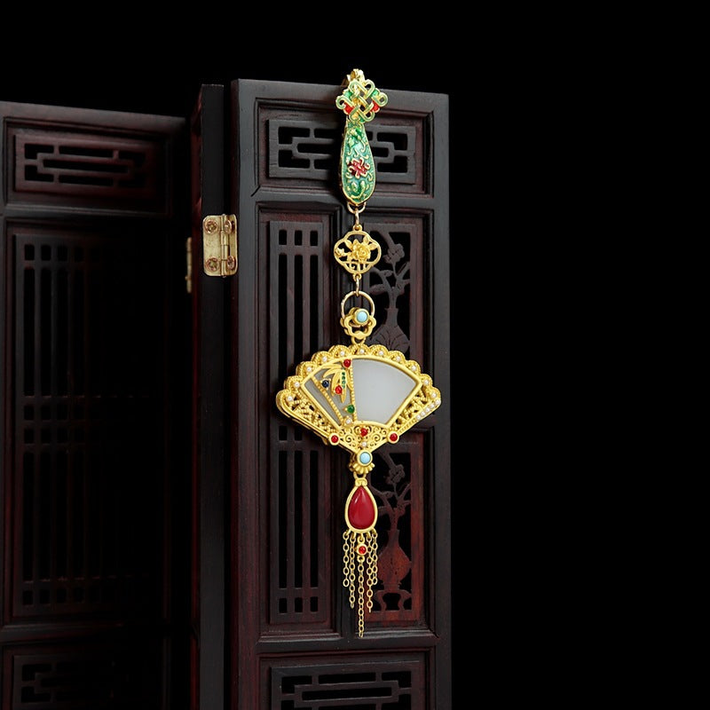 Beautiful Gold Pendant with Unique Style