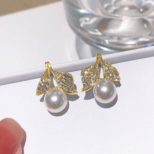 Beautiful Pearl Earring with Unique Style