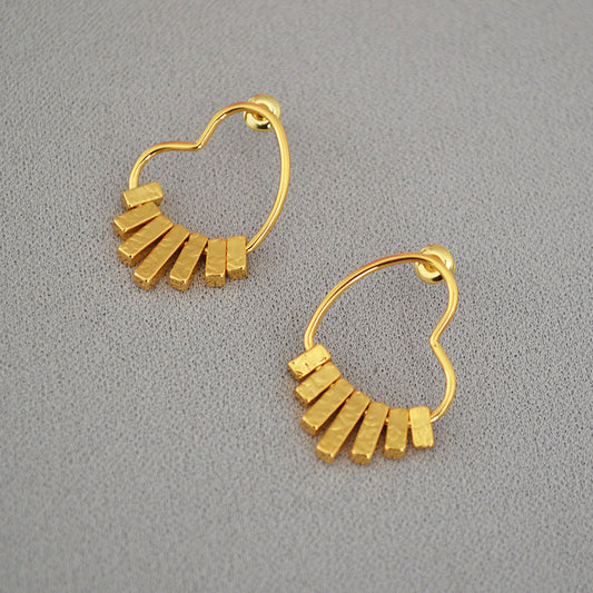 Romantic Gold Earring for Special Moments