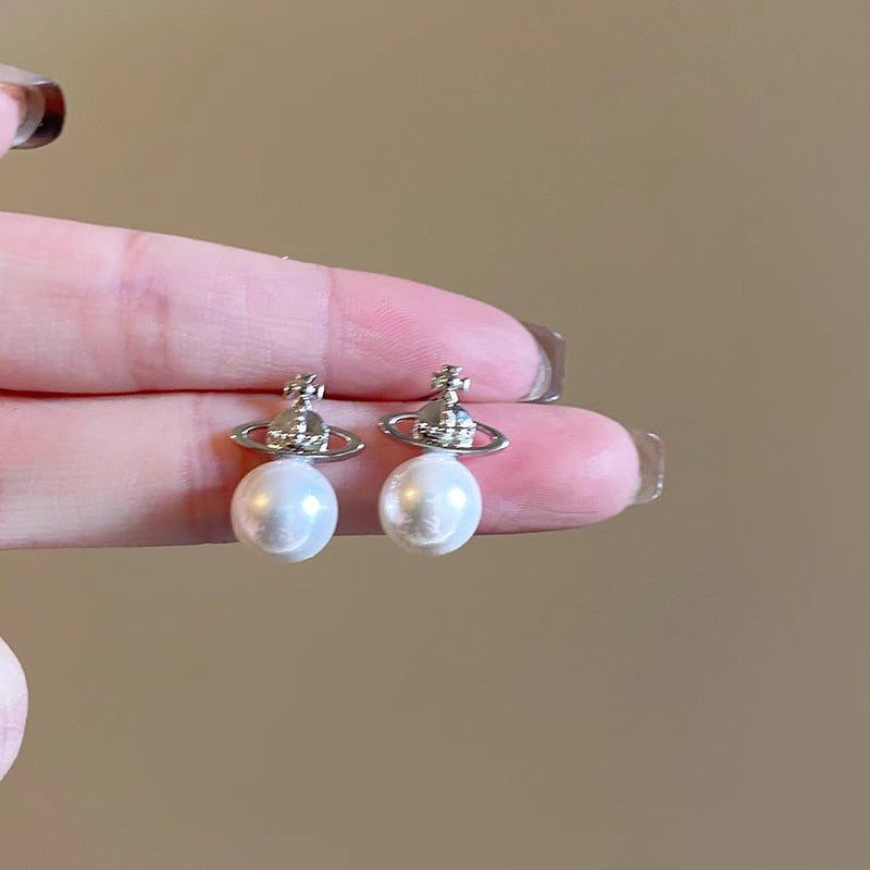 Charming Pearl Earring for Any Occasion