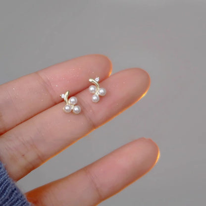 Beautiful Pearl Earring with Unique Style