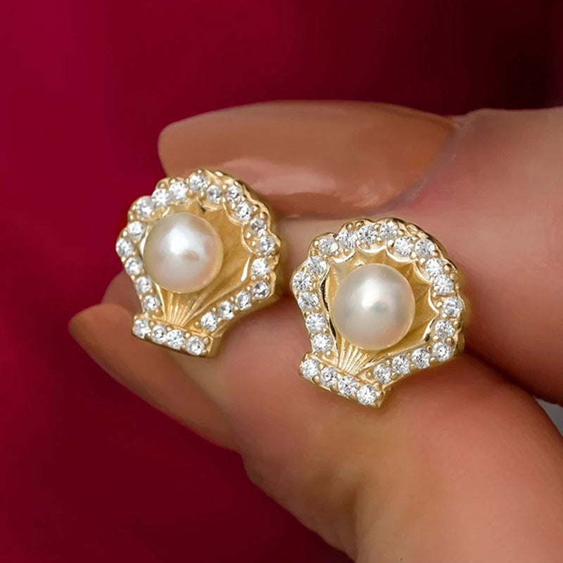Romantic Pearl Earring for Special Moments