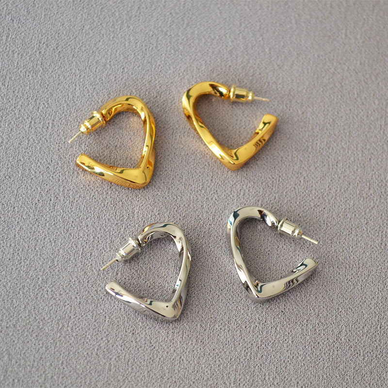 Romantic Gold Earring for Special Moments