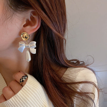 Stunning Pearl Earring for Daily Wear