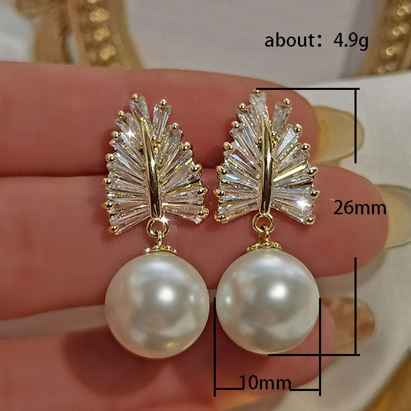 Romantic Pearl Earring for Special Moments
