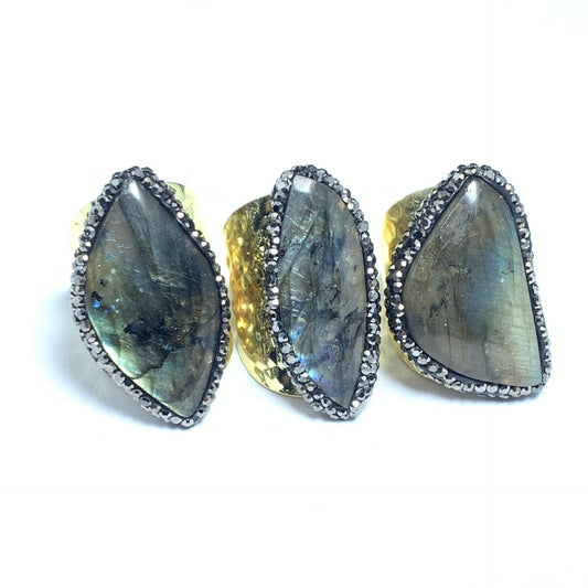 Beautiful Gold Ring with Unique Style