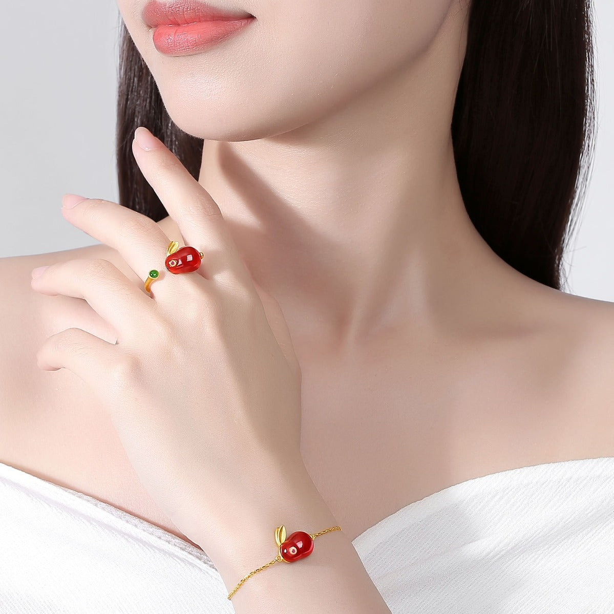 Stunning Silver Necklace for Daily Wear