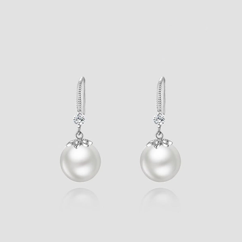 Classic Pearl Earring with Timeless Appeal