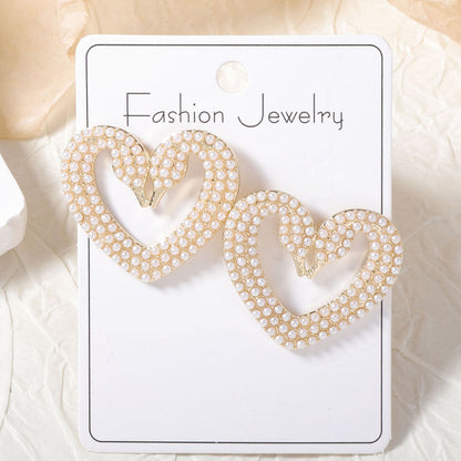 Classic Pearl Earring with Timeless Appeal