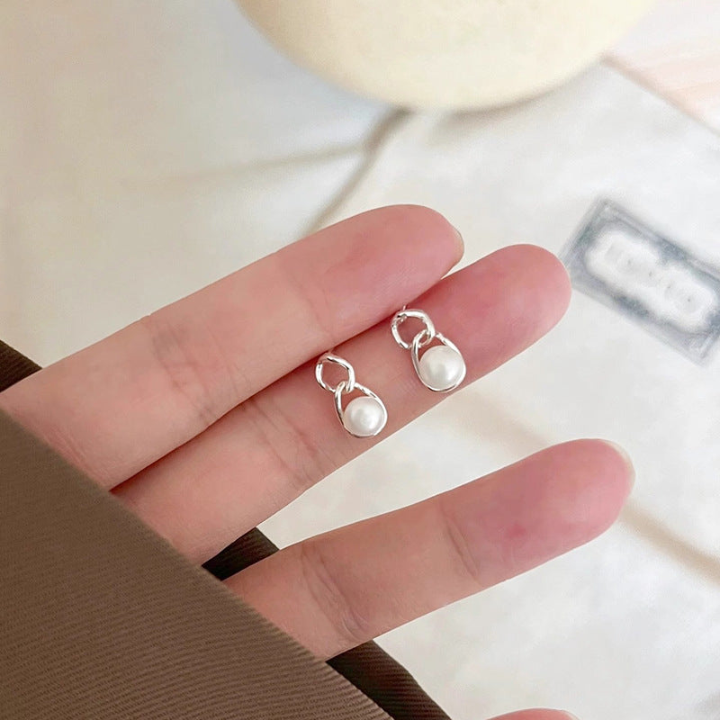 Stunning Pearl Earring for Daily Wear