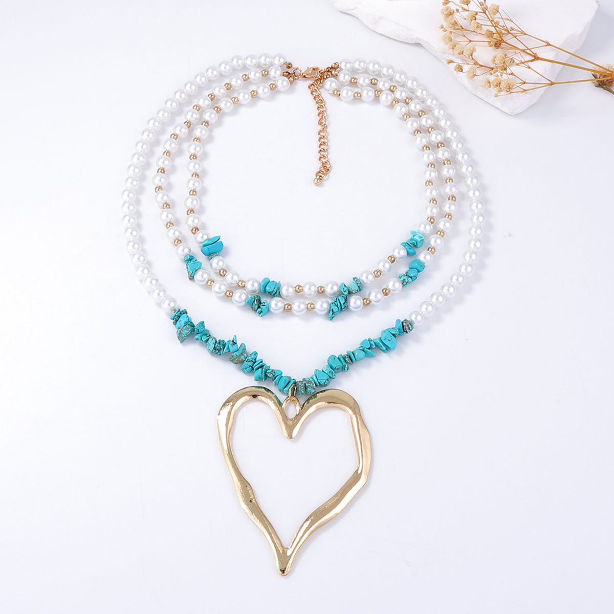 Beautiful Pearl Necklace with Unique Style