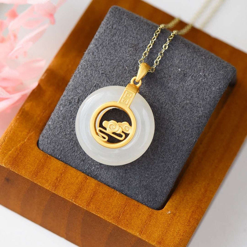 Beautiful Gold Necklace with Unique Style