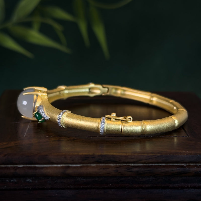Classic Gold Bracelet with Timeless Appeal