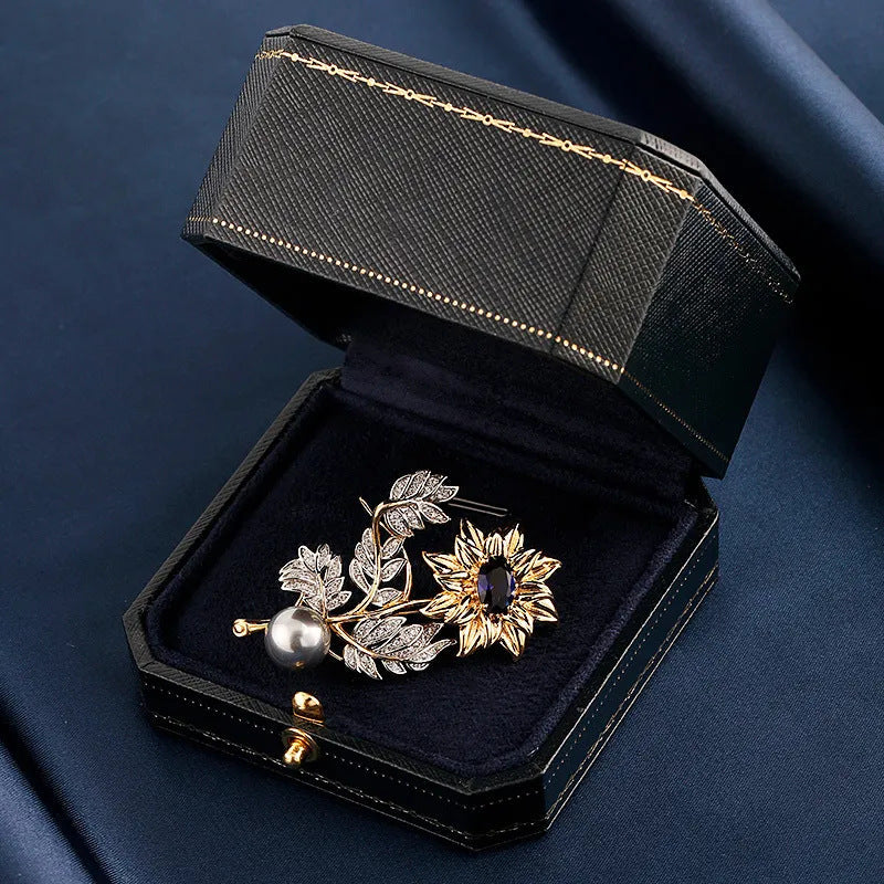 Classic Pearl Piece with Timeless Appeal