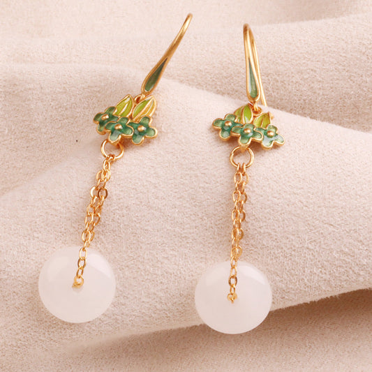 Charming Earring for Any Occasion