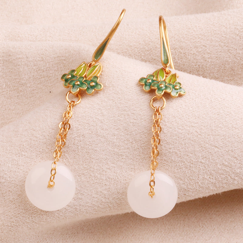 Charming Earring for Any Occasion