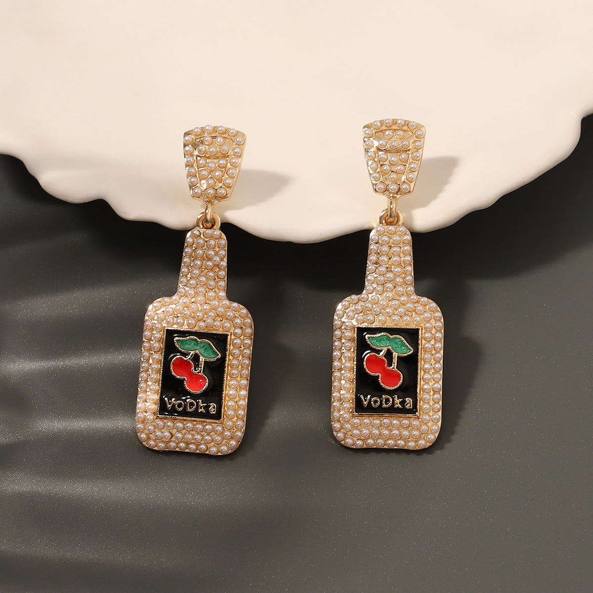 Beautiful Pearl Earring with Unique Style