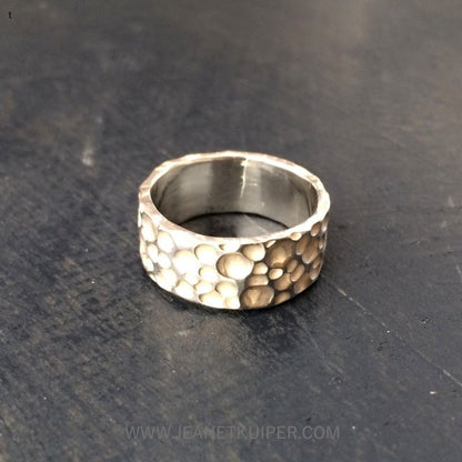Charming Silver Ring for Any Occasion