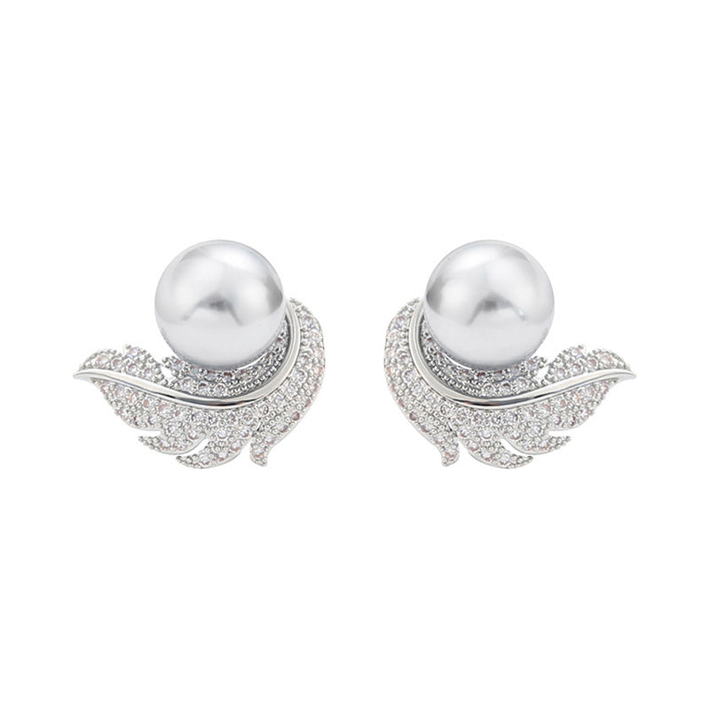 Classic Pearl Earring with Timeless Appeal