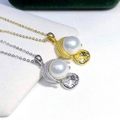 Classic Pearl Necklace with Timeless Appeal