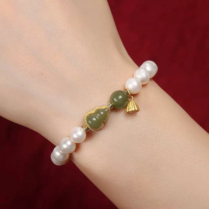 Charming Gold Bracelet for Any Occasion