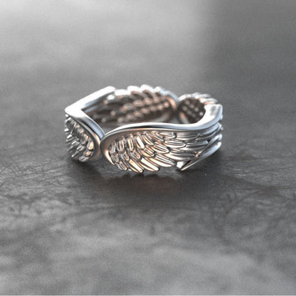 Classic Silver Ring with Timeless Appeal