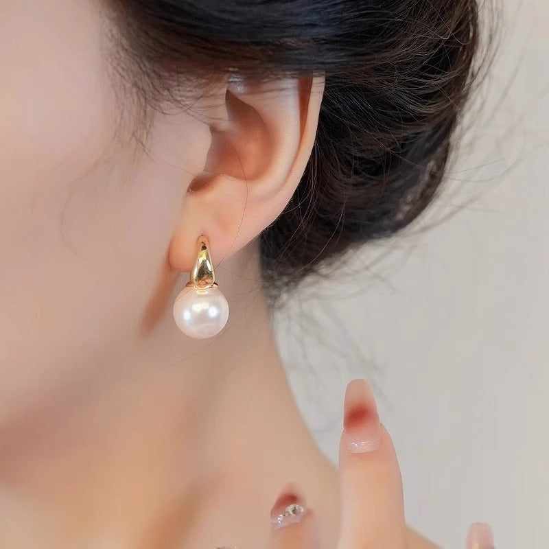 Charming Pearl Earring for Any Occasion