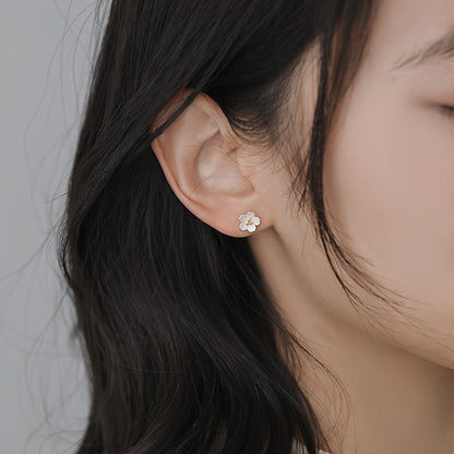 Beautiful Silver Earring with Unique Style