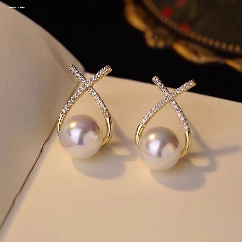 Charming Pearl Earring for Any Occasion