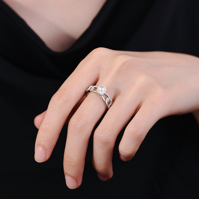 Charming Pearl Chain for Any Occasion