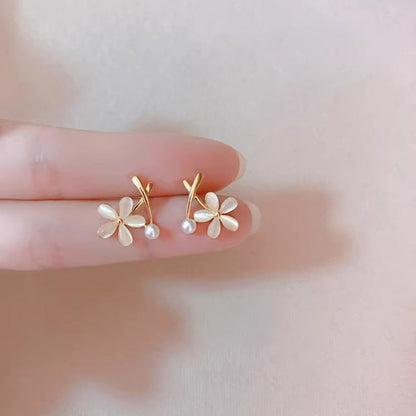 Classic Pearl Earring with Timeless Appeal