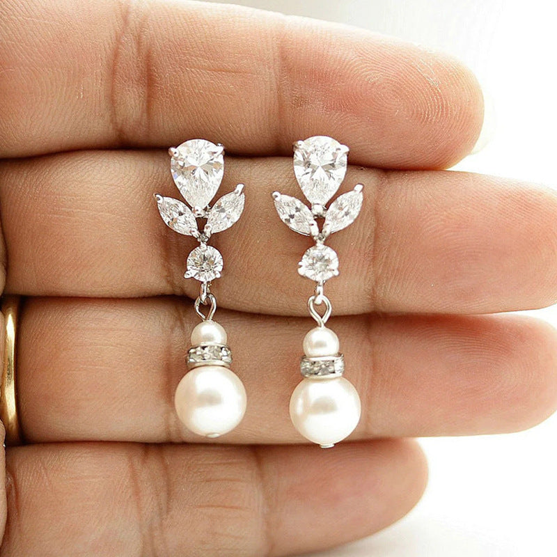 Classic Pearl Earring with Timeless Appeal